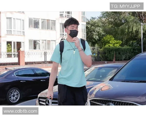 余嘉豪：从青涩少年到电竞新星的成长之路与未来展望