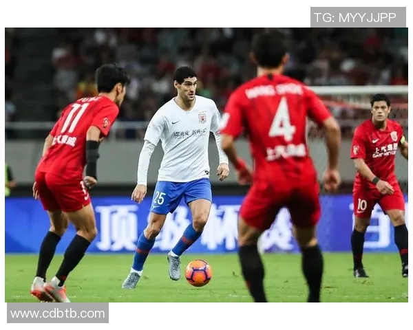 黄健翔解读鲁能与北京的激烈对决背后的战术博弈与球员表现